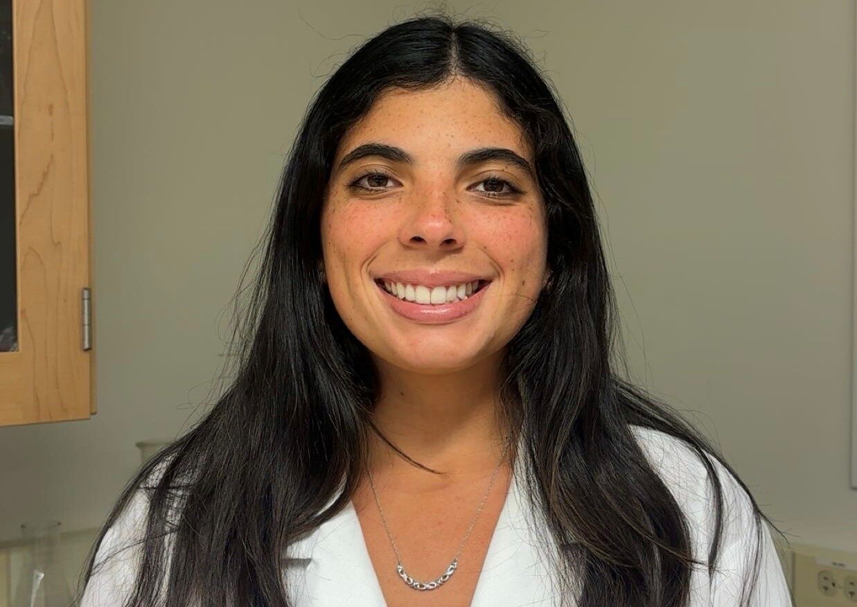 Loyola Student’s Transition from Puerto Rico to U.S. Drives Volunteer Work with ESL